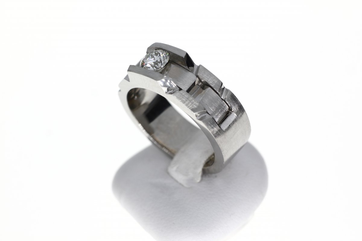 Eliro Ring Zwaar Witgoud 0.50 crt.